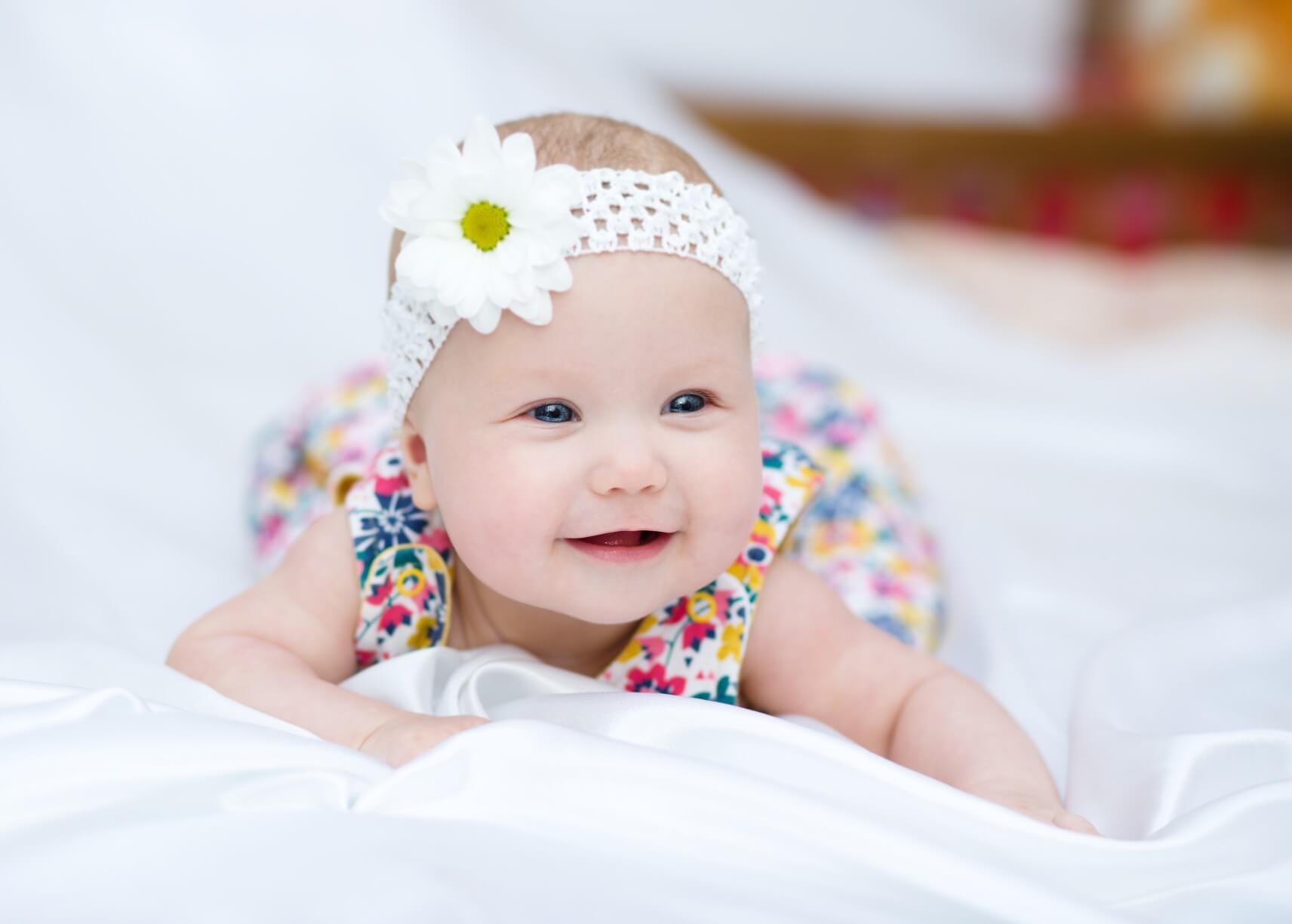 Bayi Usia 5 Bulan: si Kecil Makin Ekspresif dan Komunikatif dengan Bunda Loh!
