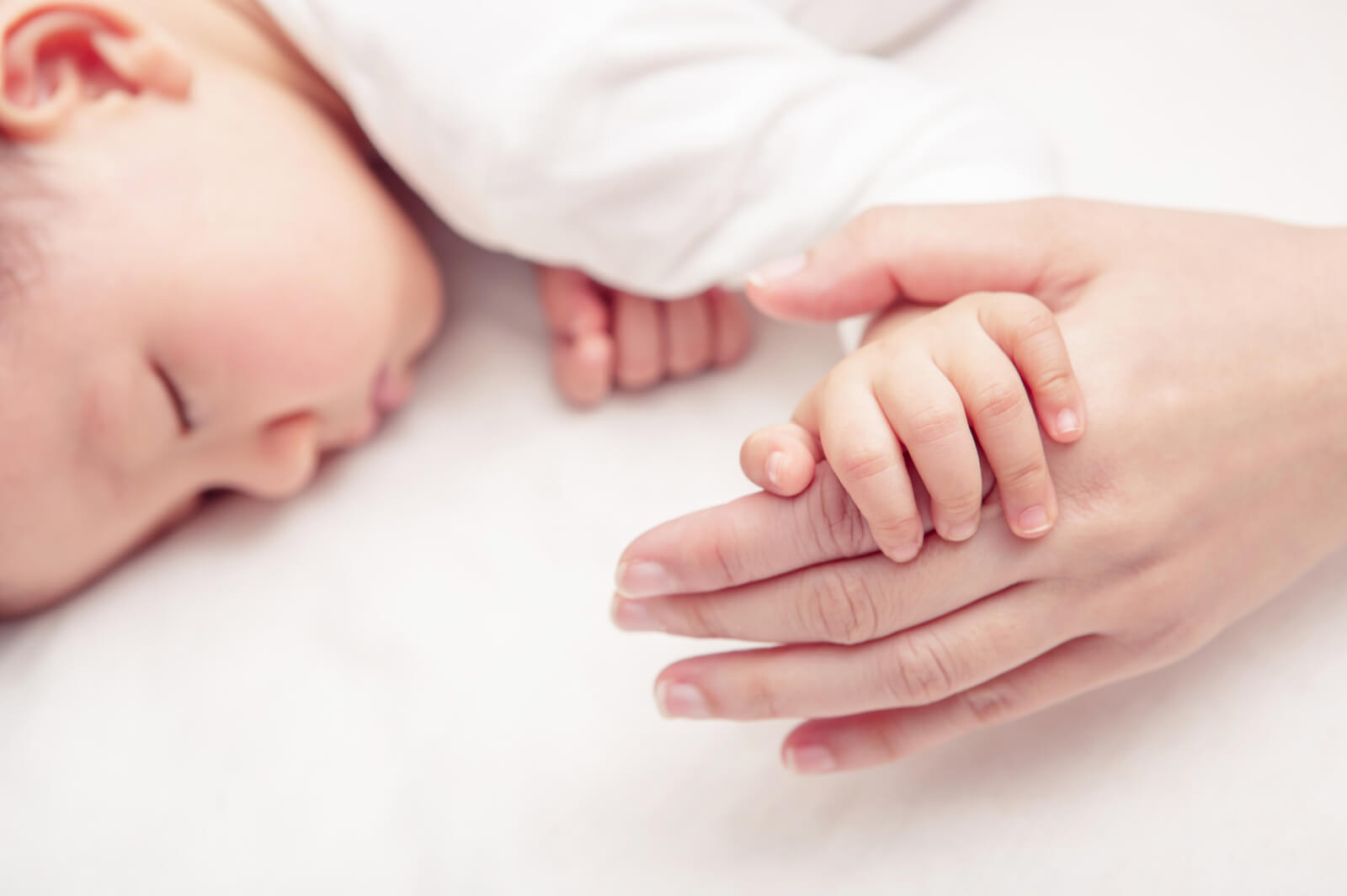 Mengenali Jam Tidur Bayi yang Ideal Sesuai Usianya